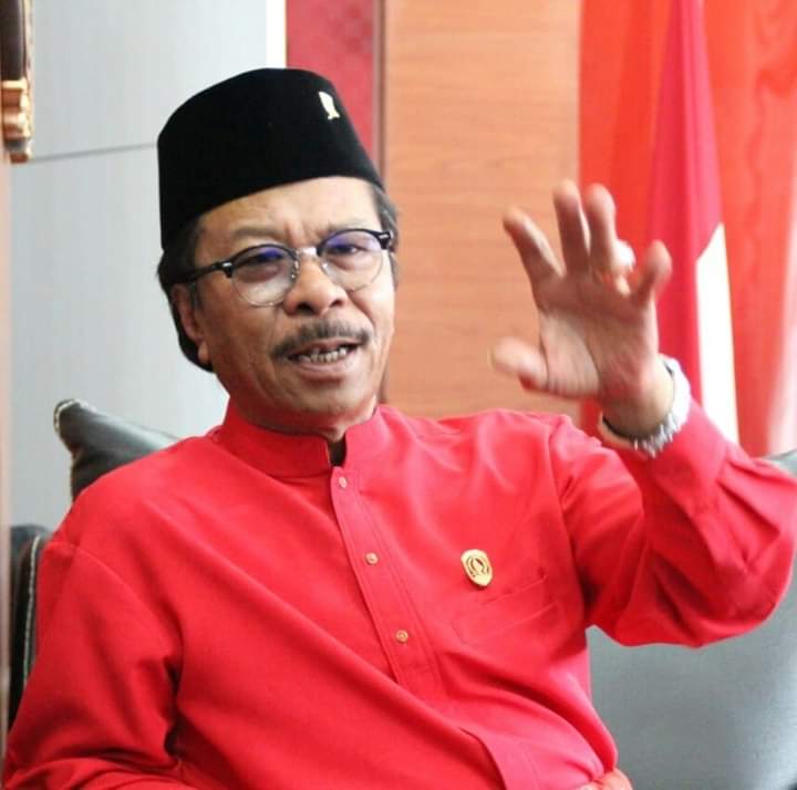 Ketua DPRD Provinsi Kepri Jumaga Nadeak