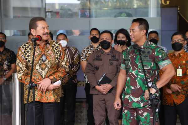 Jaksa Agung RI Burhanuddin menerima kunjungan Panglima TNI Jenderal Andika Perkasa