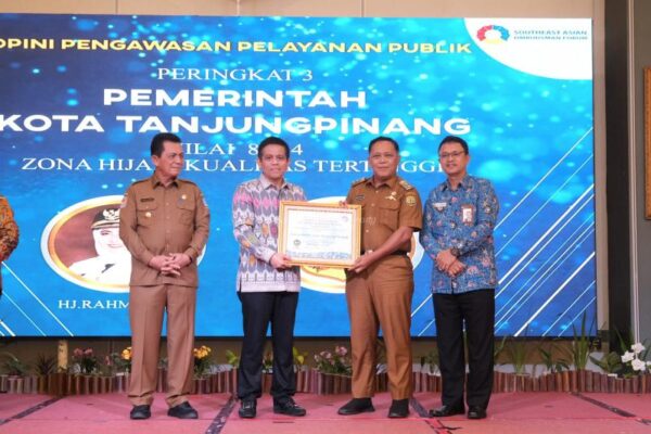 Pemko Tanjungpinang Raih Peringkat ke 3 Predikat Kepatuhan Standar Pelayanan Publik 2022