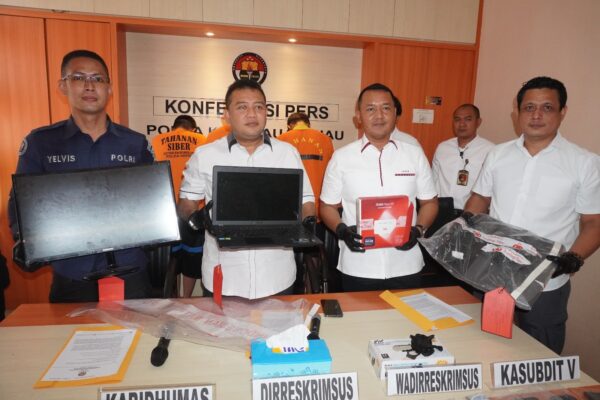 Tiga Tersangka Judi Online Jaringan Internasional Diringkus di Batam