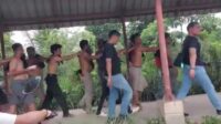 TIm Gabungan mengamankan puluhan orang dari Kampung Aceh Batam Penggrebekan
