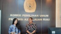 KPU Terima Perbaikan Berkas Persyaratan 711 Bacaleg DPRD Kepri KPU Terima Perbaikan Berkas Persyaratan 711 Bacaleg DPRD Kepri