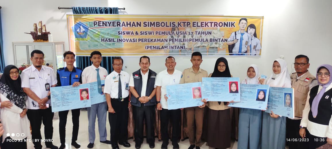 Jelang Pemilu, Disdukcapil Bintan Gencar Rekam KTP Pemilih Pemula ke Sekolah