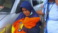 Warga Temukan Bayi Laki-Laki di Semak, Diduga Sengaja Dibuang Warga Temukan Bayi Laki-Laki di Semak, Diduga Sengaja Dibuang