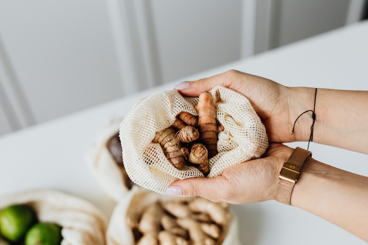 Manfaat Konsumsi Kunyit: Rempah Ajaib untuk Kesehatan dan Kecantikan