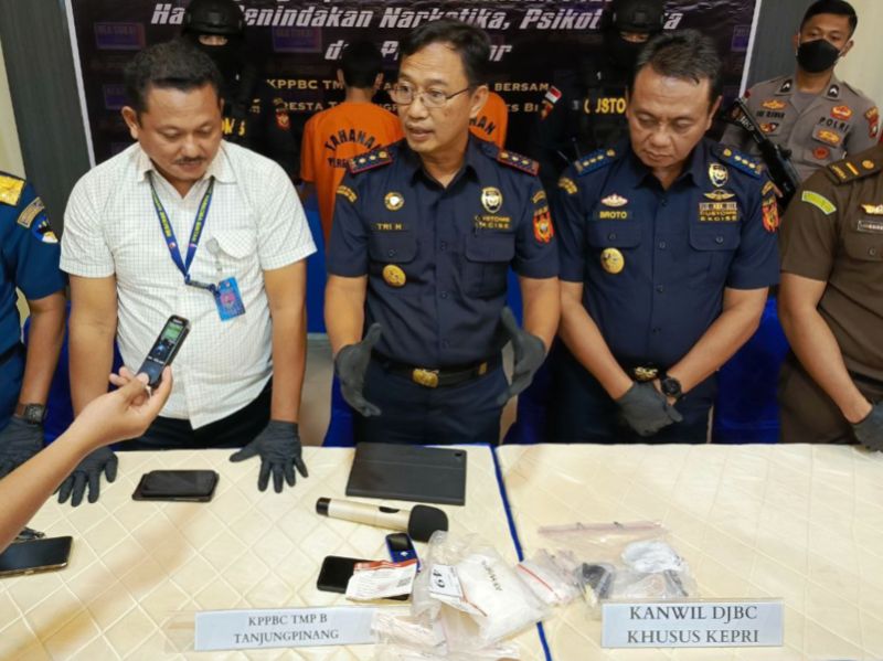 Ini Asal Usul Sabu 1 Kilogram Hasil Tangkapan Bea Cukai di Pelabuhan Sri Bayintan Kijang