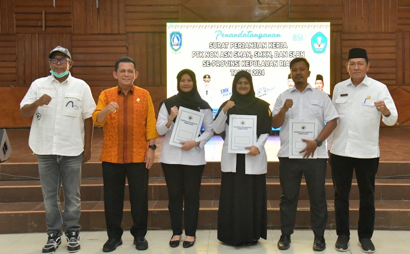 800 PTK Non ASN se-Kota Batam Tandatangani SK Perpanjangan Kontrak