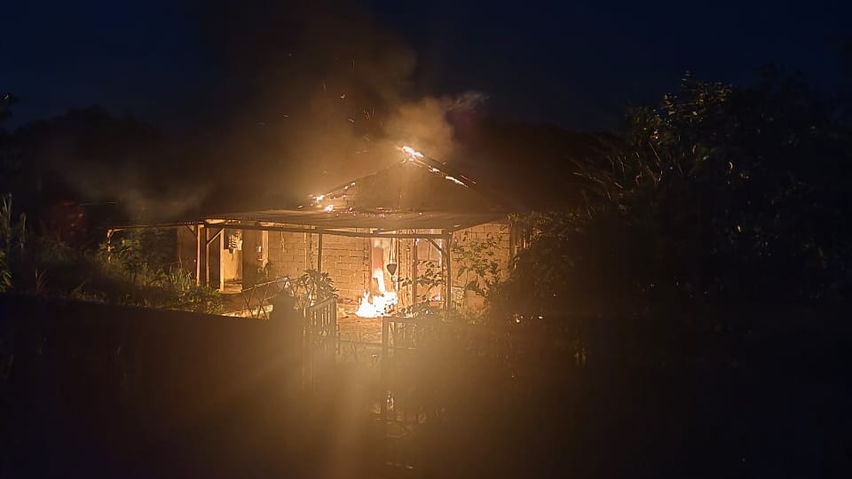 Rumah Warga Bangun Rejo Bintan Ludes Terbakar