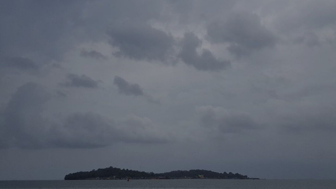 Prakiraan Cuaca Kepri 4 Juni: Hujan Ringan Hingga Berawan