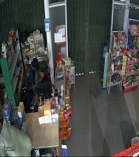 Maling Satroni Minimarket di Tanjungpinang, Gasak Rokok dan Uang Koin