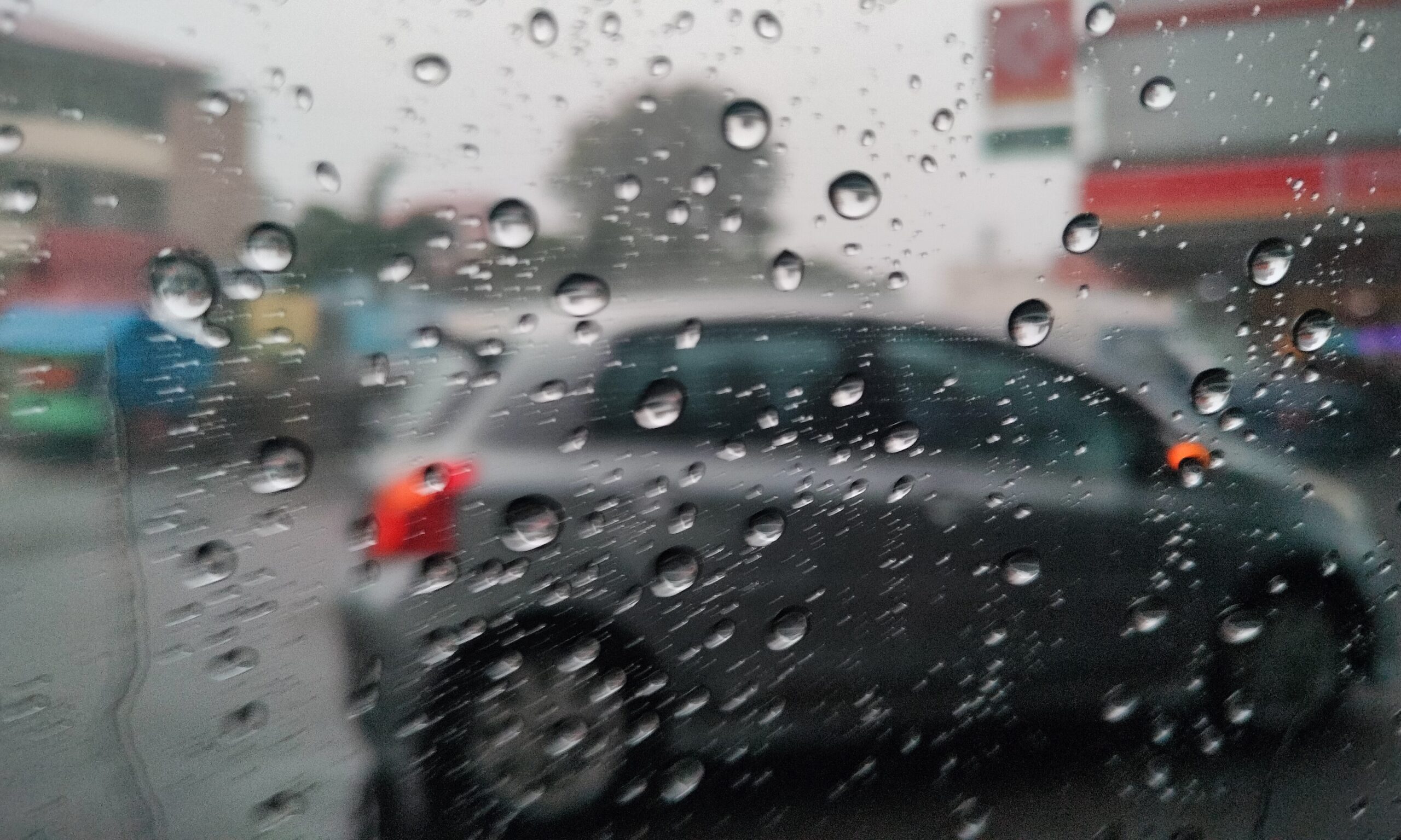 Cuaca Buruk Melanda Batam Hari Ini, Hujan Lebat dan Petir Diprediksi Terjadi