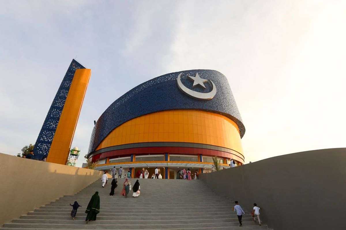 Menjelajahi Keindahan Arsitektur Masjid Unik di Kepulauan Riau