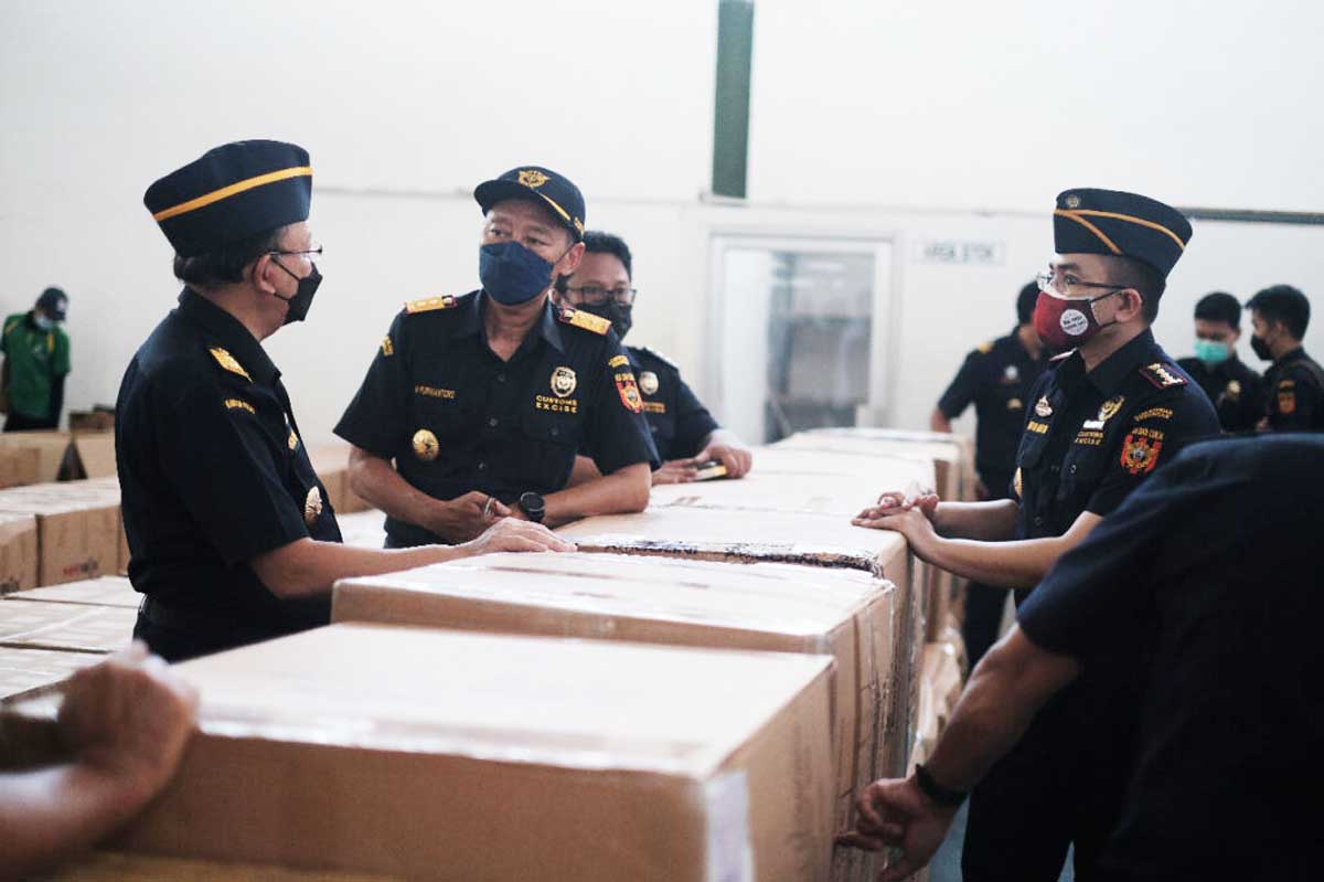 Alat Bantu Tunanetra Ditahan Bea Cukai Soetta, Netizen Mengeluh