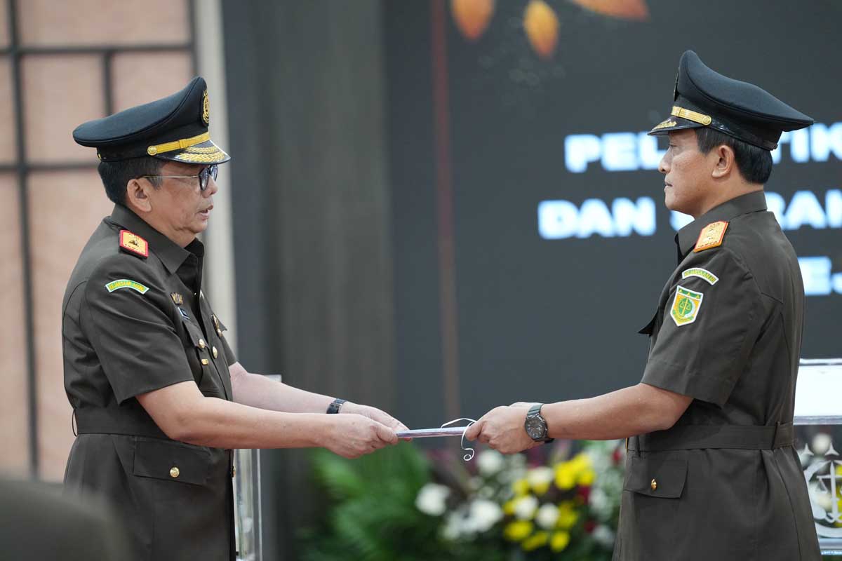 Jaksa Agung Lantik Teguh Subroto jadi Kajati Kepri