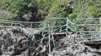 pantai-siung Jembatan Bambu Lapuk di Pantai Siung Telan Korban, Wisatawan Jatuh dan Terluka