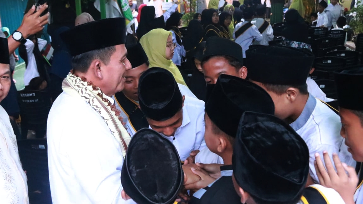 Sambangi Ponpes Al-Farisi Nusantara, Gubernur Beri Bantuan dan Paparkan Program Pendidikan