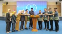 Kabupaten Bintan di Provinsi Kepulauan Riau (Kepri) menorehkan prestasi membanggakan dengan meraih penghargaan Universal Coverage Health (UHC) dari BPJS Kesehatan.