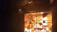 Gudang Kayu di Batu 12 Tanjungpinang Terbakar, Diduga Korsleting Listrik