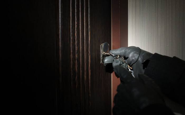 Maling Beraksi Bobol Kios Ponsel di Tanjungpinang