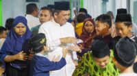 Gubernur Ansar Apresiasi Jamaah Masjid Darul Mukhlisin Tetap Istiqomah di Akhir Ramadhan