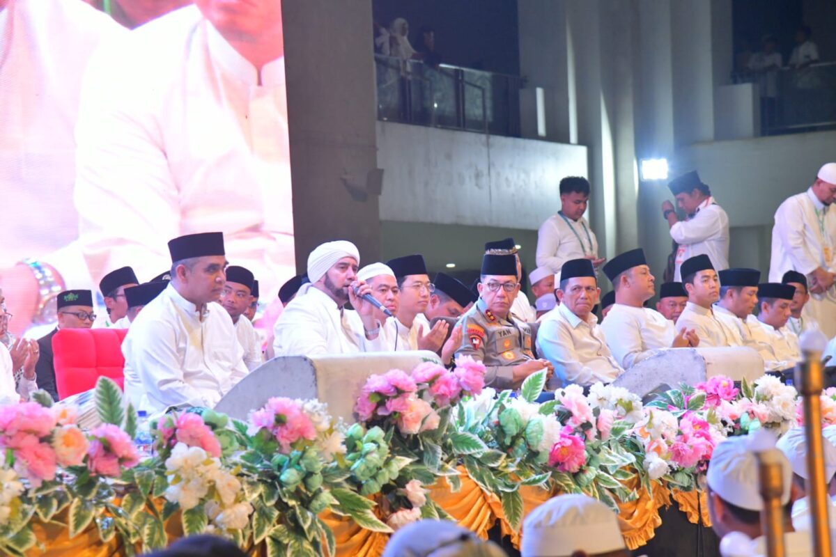 Kepri Bershalawat, Ribuan Masyarakat Bersatu dalam Doa untuk Indonesia Maju