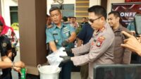 Polres dan Lanal Bintan Musnahkan Hampir 1 Kilogram Sabu Polres dan Lanal Bintan Musnahkan Hampir 1 Kilogram Sabu