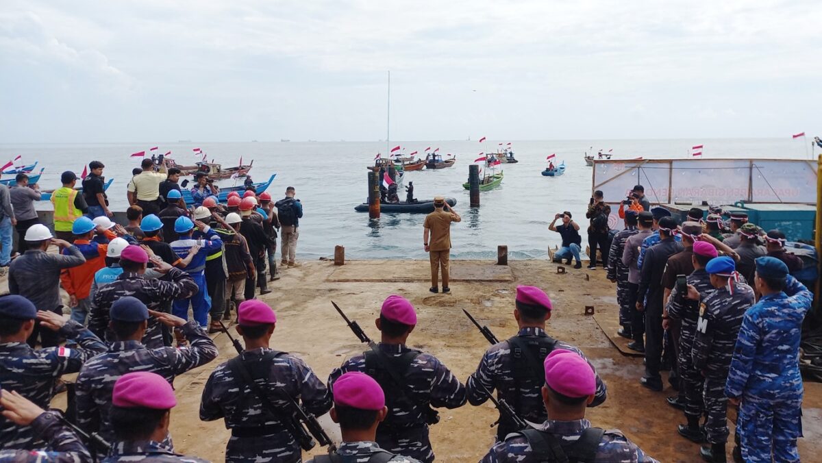 Merah Putih Berkibar di Pulau Karang Singa, Bintan