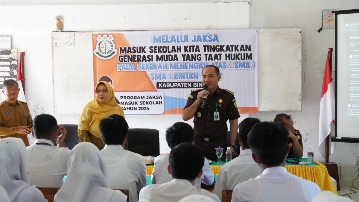 Tingkatkan Kesadaran Hukum, Kejati Kepri Gelar Program Jaksa Masuk Sekolah