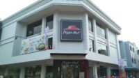 Pizza Hut Indonesia Tutup 20 Gerai dan PHK 371 Karyawan hingga September 2024 Pizza Hut Indonesia Tutup 20 Gerai dan PHK 371 Karyawan hingga September 2024