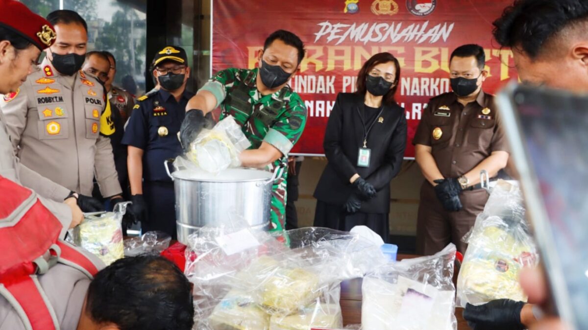 Polres Karimun Musnahkan 9,4 Kilogram Sabu Jaringan Internasional
