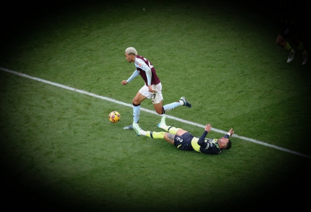 Aston Villa Berikan Hadiah Kekalahan untuk Manchester City