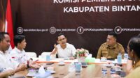 Pelantikan Roby-Deby Tunggu Putusan MK Pelantikan Roby-Deby Tunggu Putusan MK