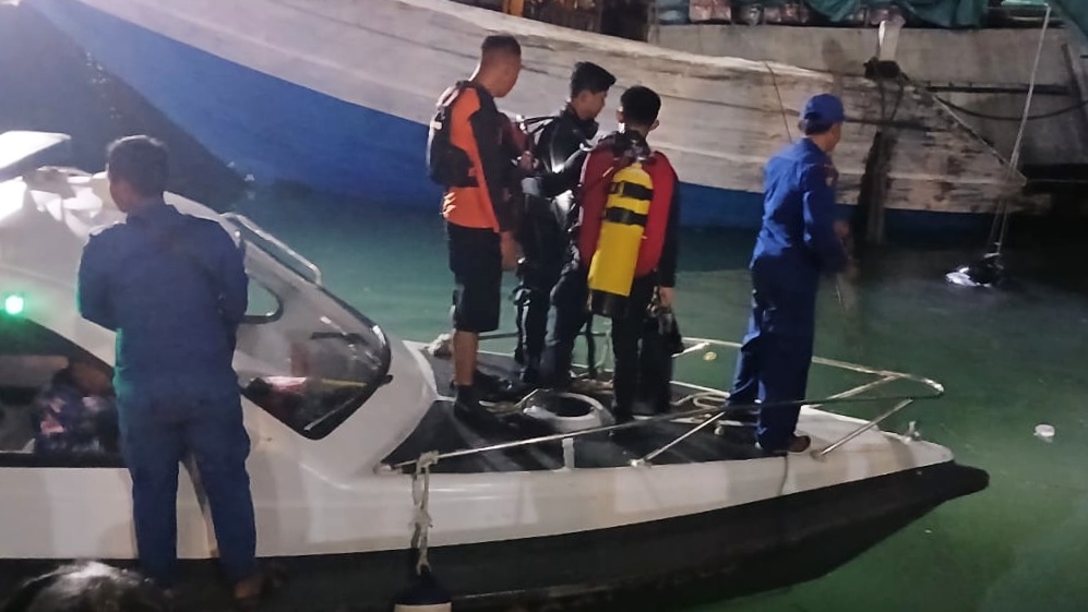 Pengemudi Tewas usai Mobil yang Dikendarai Terjun ke Laut di Pelantar II Tanjungpinang