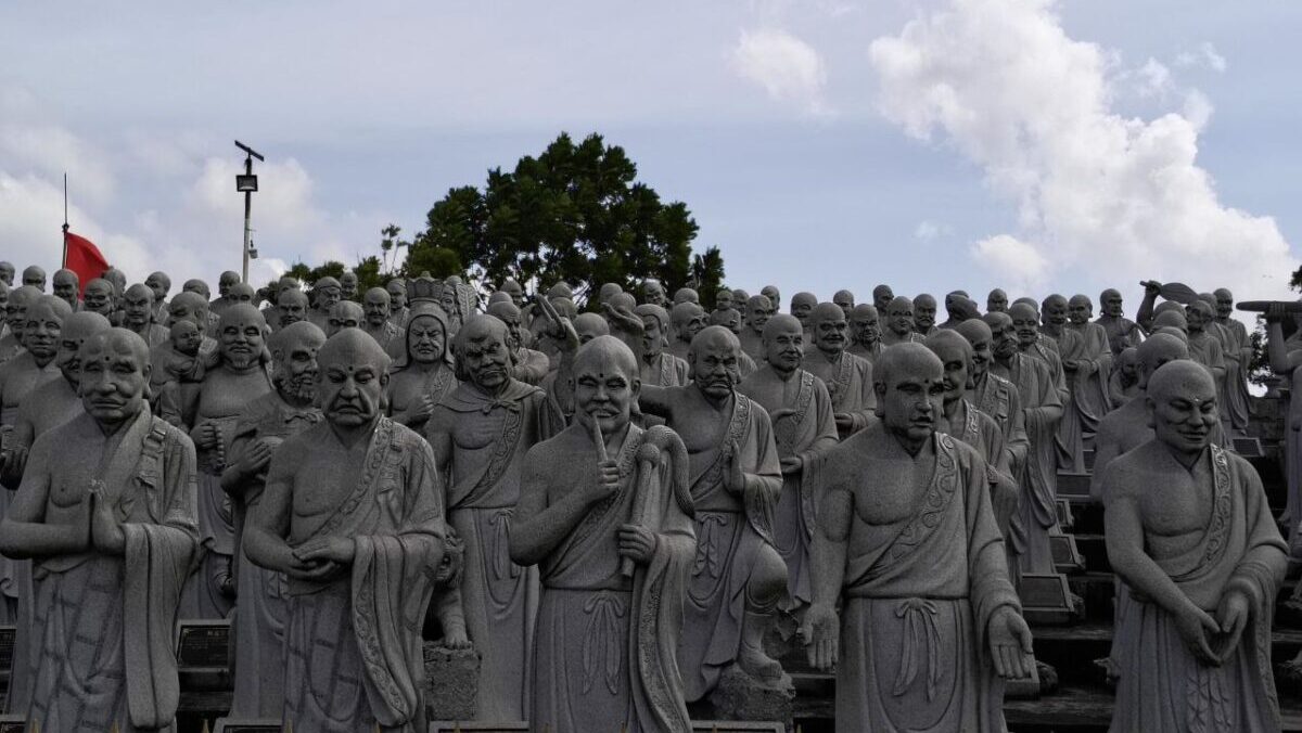 Prakirakan Cuaca Kepri Selasa, Didominasi Berawan dan Hujan Ringan