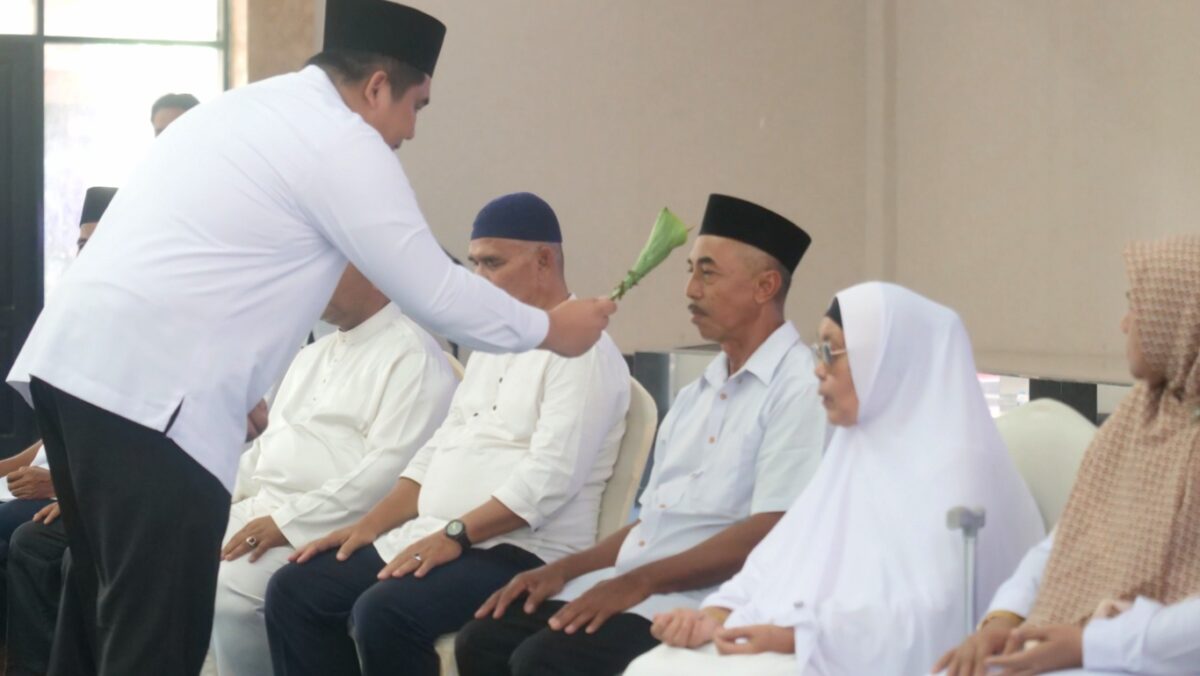 Bupati Roby Lepas 73 Jemaah Calon Haji Bintan Menuju Tanah Suci
