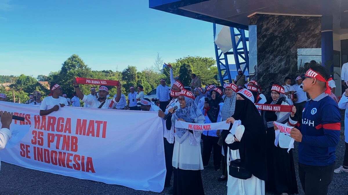 Dosen dan Tendik UMRAH Tuntut Alih Status dari PPPK ke PNS