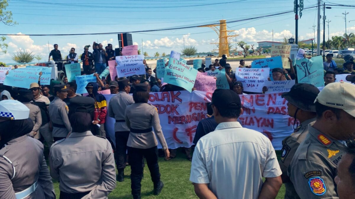 Nelayan Kepri Demo Tolak Tambang Pasir Laut dan Kebijakan Batas Tangkapan