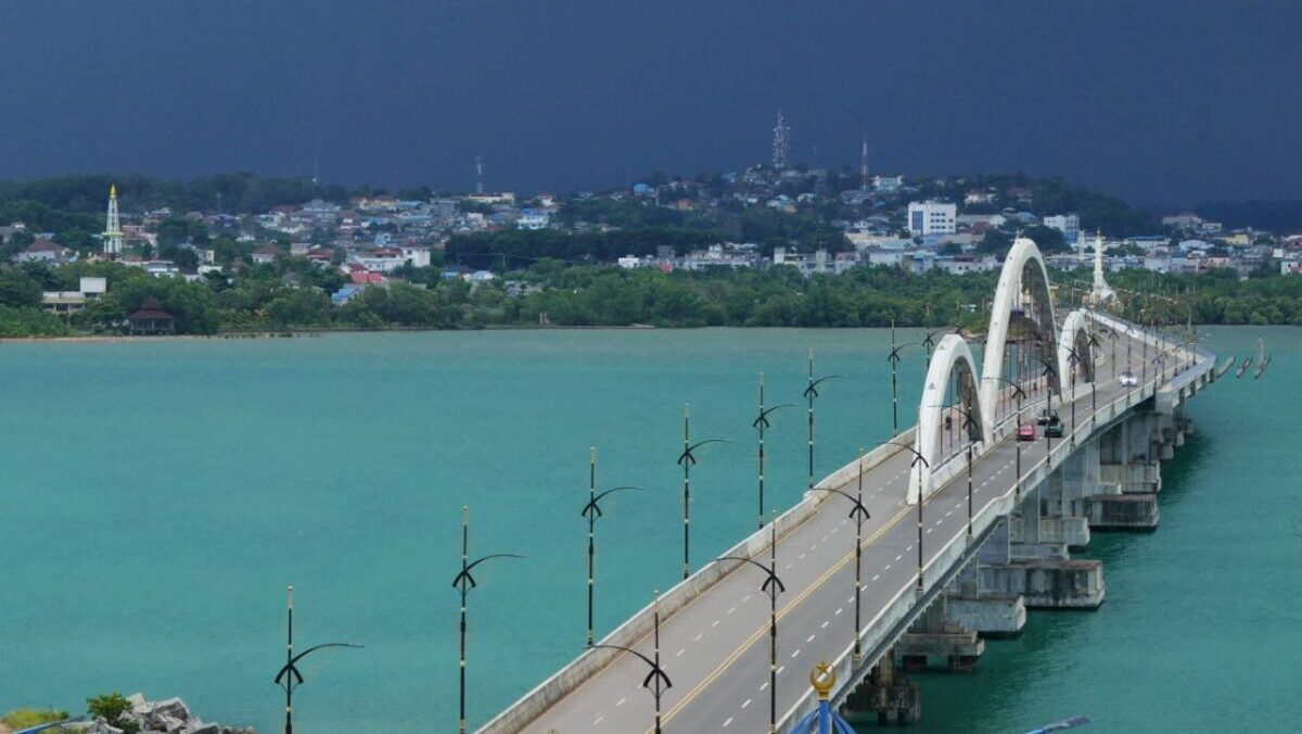 Cuaca Kepri Kamis Berawan dengan Potensi Hujan Ringan