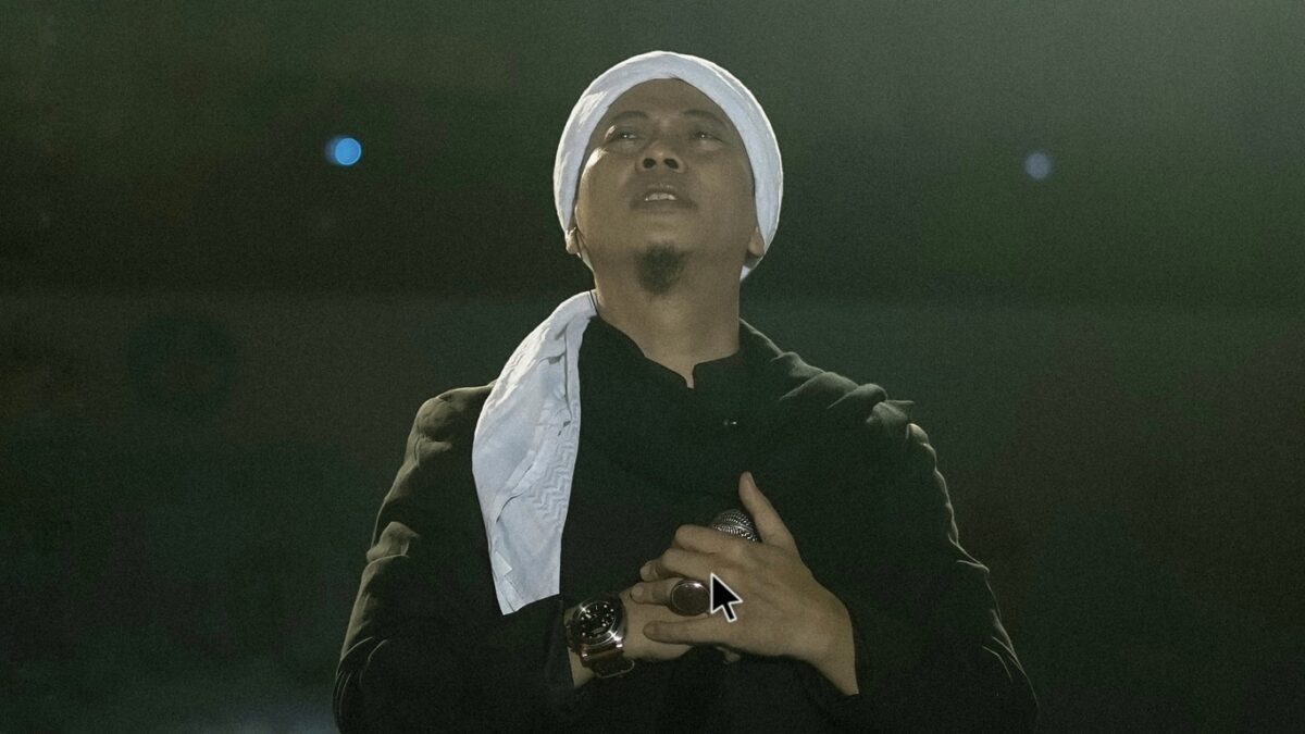 Penyanyi religi ternama Indonesia, Opick, akan memeriahkan malam penutupan Seleksi Tilawatil Qur’an dan Hadist (STQH) XI Tingkat Provinsi Kepulauan Riau di Gedung Daerah, Tanjungpinang, Rabu malam ini, 25 Juni 2025.