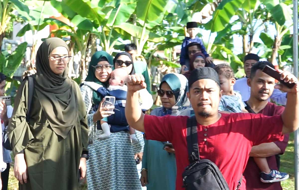 Idul Adha di Tanjungpinang, Warga Singapura Antusias Saksikan Kurban Langsung