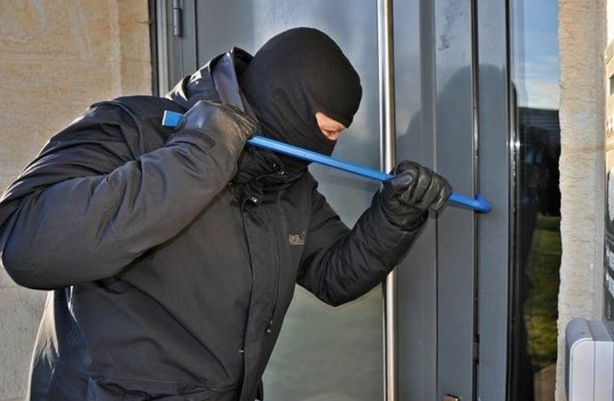 Spesialis Pembobol Rumah di Tanjungpinang Ditangkap Usai Curi 7 Unit AC dan Motor