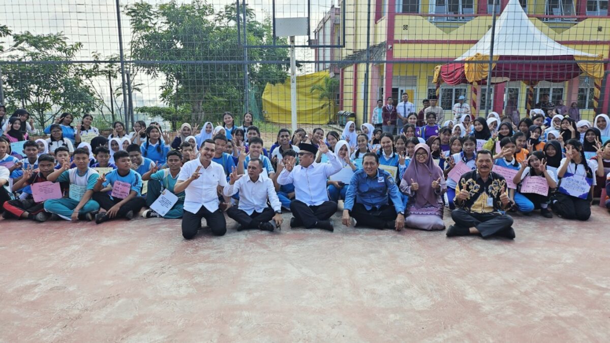 Pantau Pelaksanaan MPLS, Wagub Nyanyang: Jadilah Pelopor, Jangan Ada Bullying di Sekolah