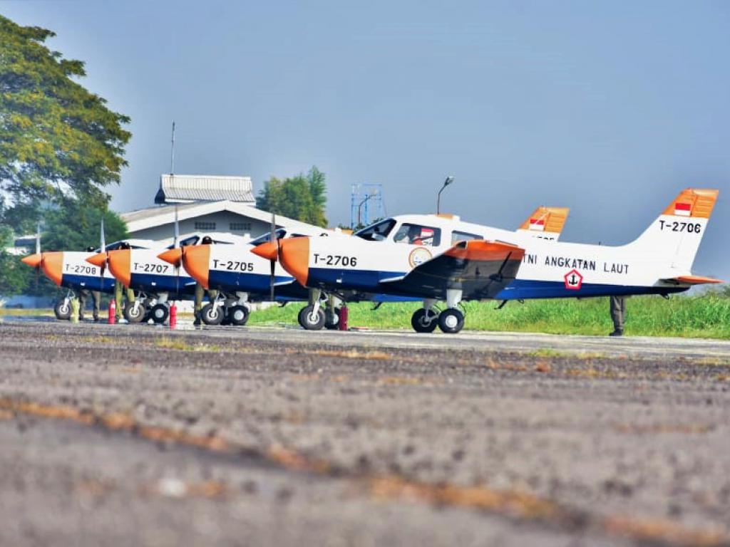 Empat Pesawat TNI AL Hiasi Pembukaan Porwiltim 2025, Aksi Archer Flight Curi Perhatian