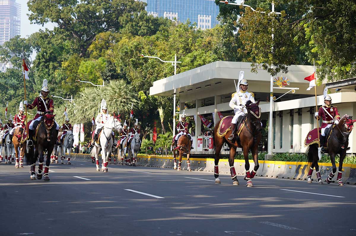 Bendera Raksasa Hiasi Langit Jakarta, Upacara HUT ke-80 RI Dimulai di Istana Merdeka