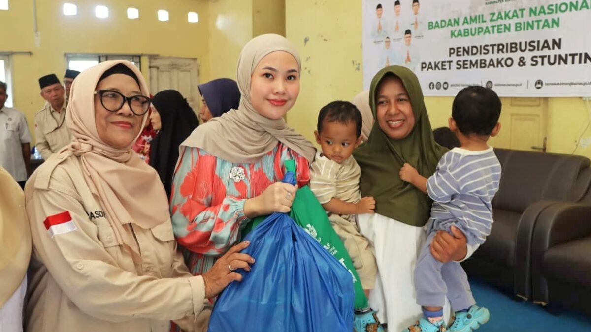 bagikan paket sembako