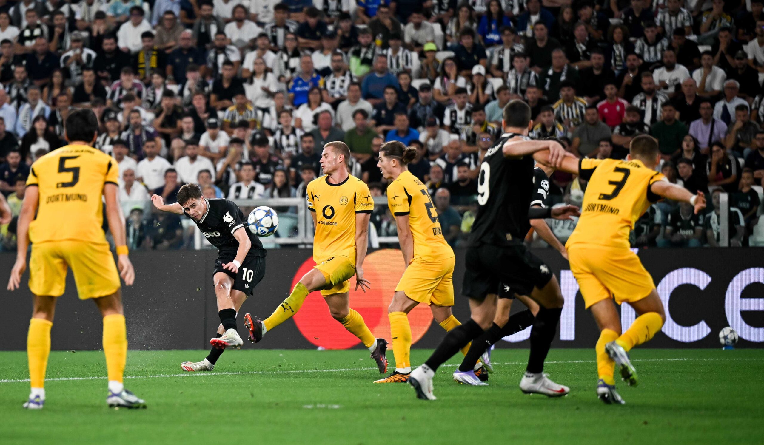 Juventus Selamatkan Poin Lewat Drama 4-4 Kontra Dortmund