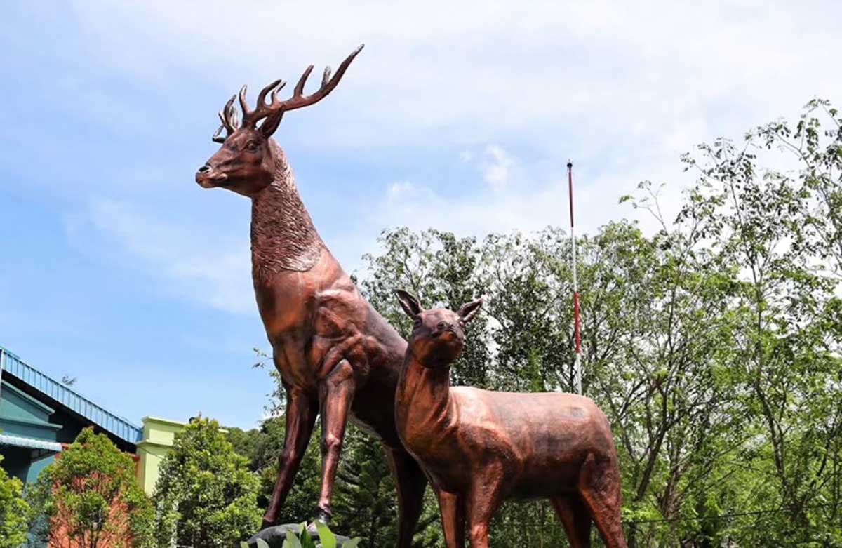 Ada Patung Rusa Raksasa, Begini Serunya Jalan-jalan ke Taman Rusa Batam