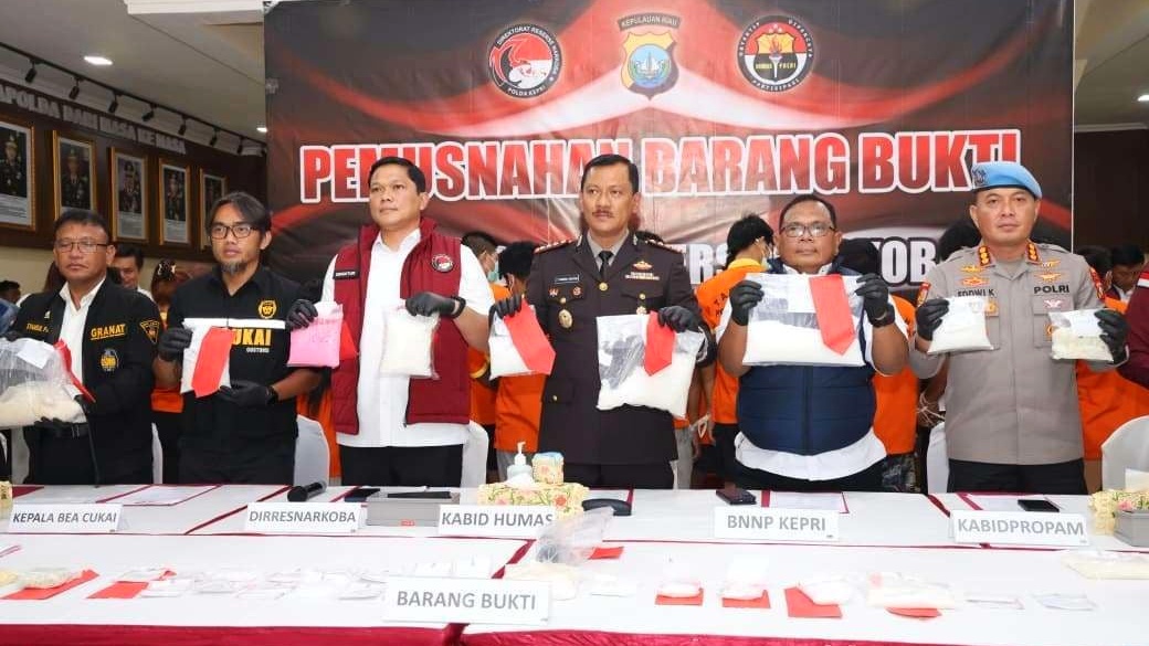 polda kepri musnahkan sabu