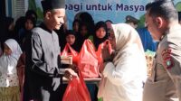 Tak Hanya Tangkap Bandar, Ditresnarkoba Polda Kepri Juga Bagi Rezeki di Kampung Madani