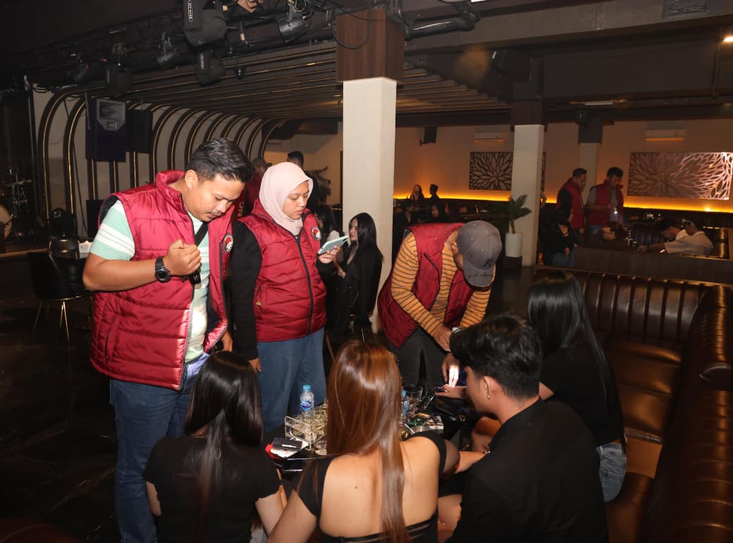 Razia Tempat Hiburan Malam di Batam, Polisi Cek Urine hingga Kos-kosan